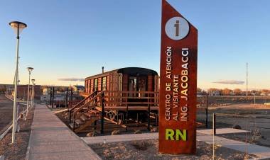 Un nuevo vagón turístico potencia el corredor de la Estepa